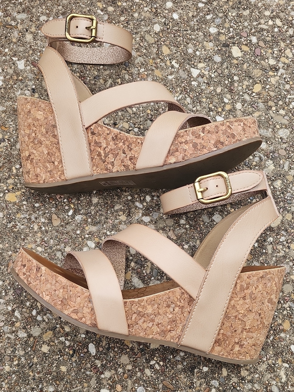 Blowfish Malibu Hecta Wedge Sandal Cashew Tan Brown Colorway Womens 9 Cork